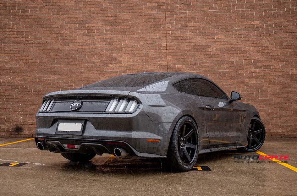 FORD MUSTANG ALTAIR MATTE BLACK WITH GLOSS BLACK LIP